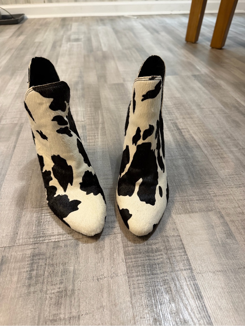 Steve Madden Rookie Cow Print Calf Hair Ankle Booties Women’s Size 7 Heels - Picture 2 of 7